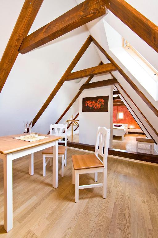 Vila Johanka & Apartments Cesky Krumlov Bilik gambar
